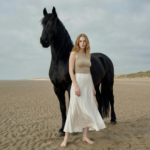 Tank top damski SIMPLE z wiskozy i bawełny – DARK CREAM